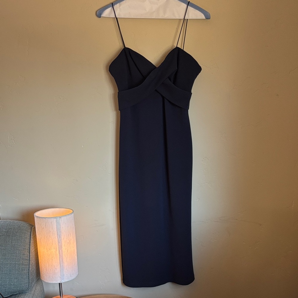 Love x Design Elegant Black Spaghetti Strap Dress